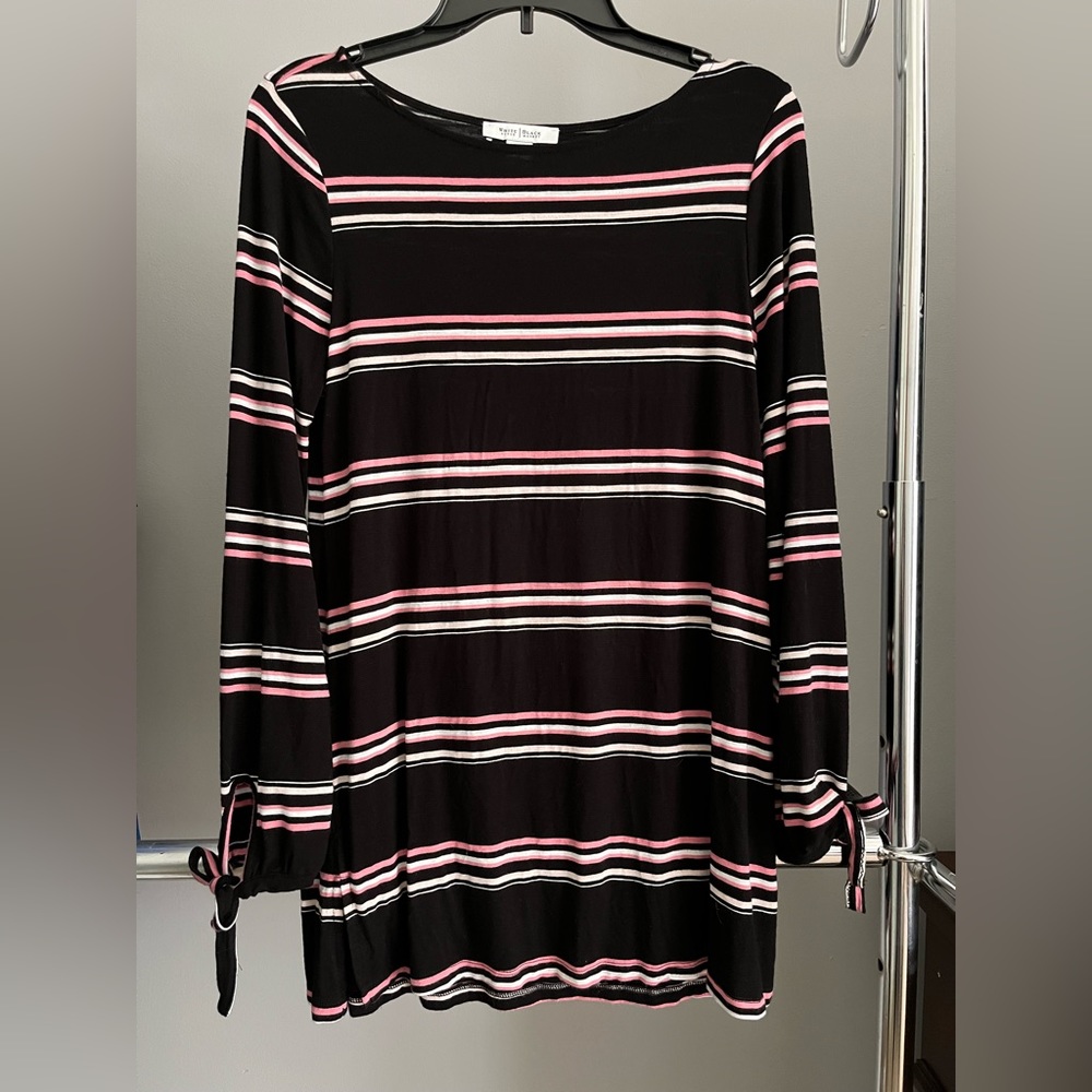 Comfy White House Black Market dress. Tie sleeves.